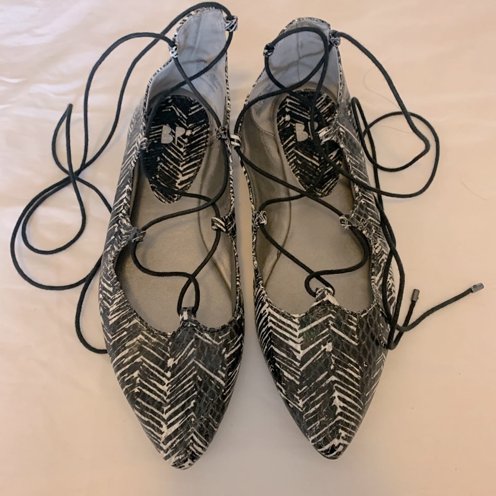 Lace up flats. Woman’s size 7